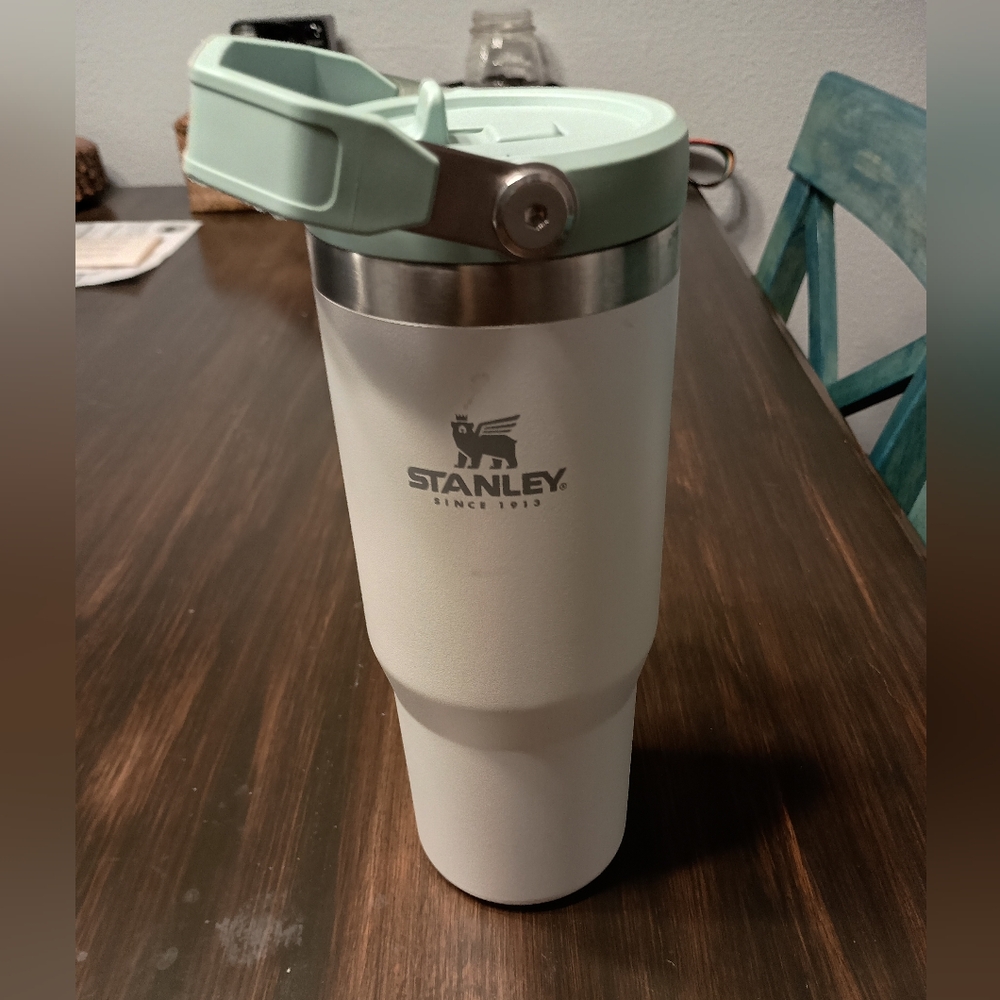 Stanley ice flow flip straw 30oz